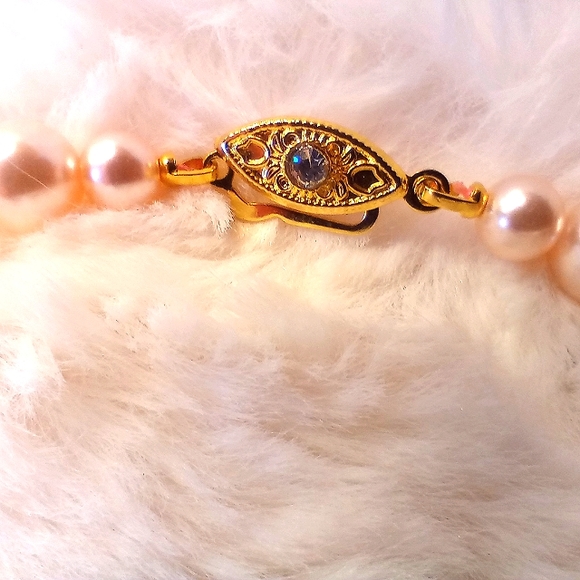 JEWELRY - Vintage Pearl Necklace 19 Inches with Fish Hook Clasp - Picture 4 of 6